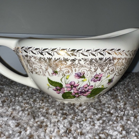 Vintage gravy's boats - Picture 5 of 6